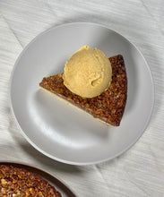 Cargar imagen en el visor de la galería, Massala coffee pecan pie bar
