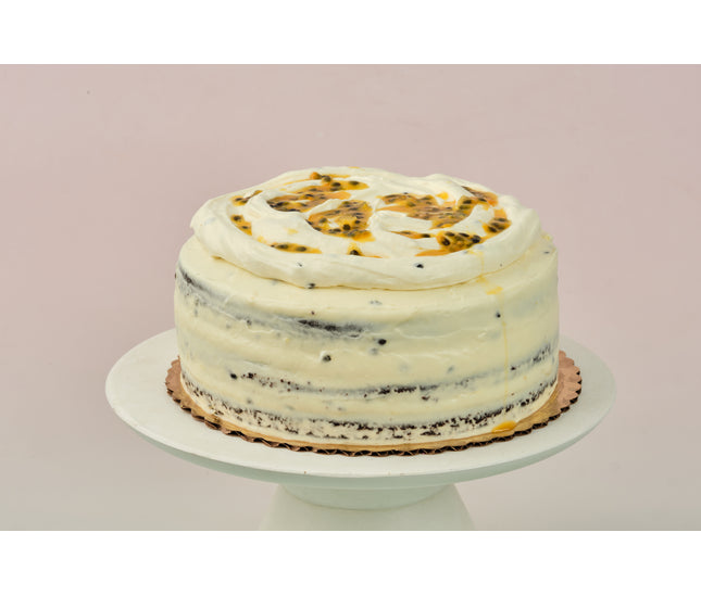 Bizcocho de Chocolate con Crema de Queso y Parcha
