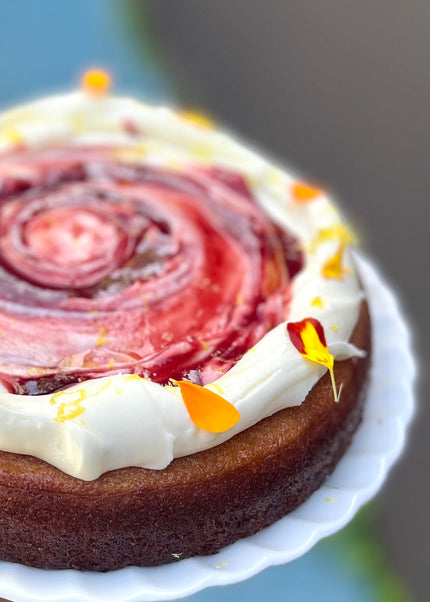 Lemon olive oil cake, compota fresa & cream cheese buttercream